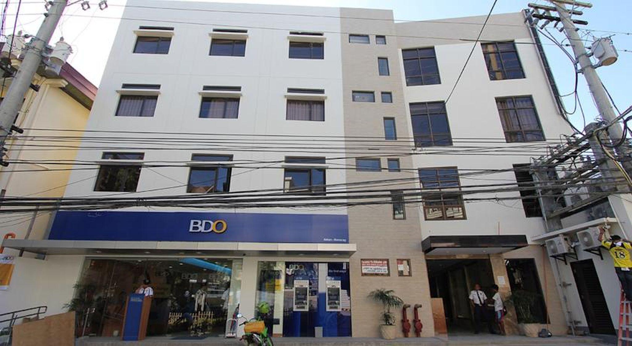 Crown Regency Courtyard Resort Balabag  Exterior photo