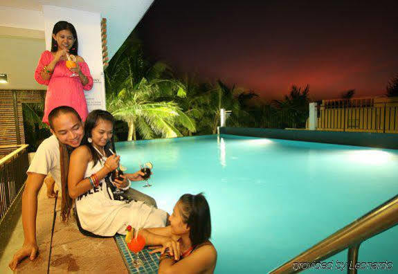 Crown Regency Courtyard Resort Balabag  Exterior photo