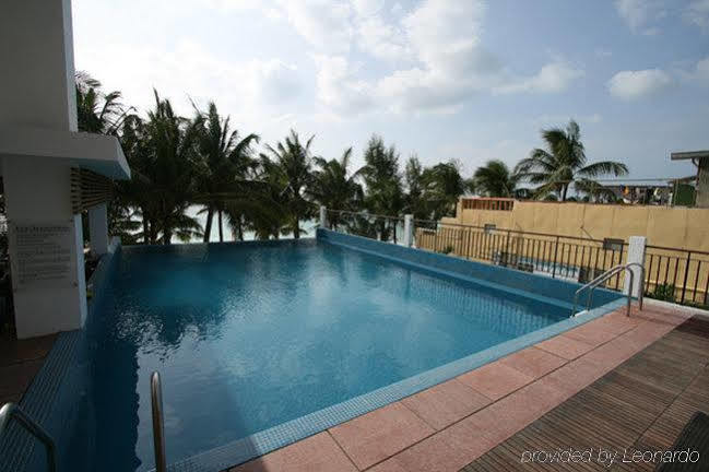 Crown Regency Courtyard Resort Balabag  Exterior photo