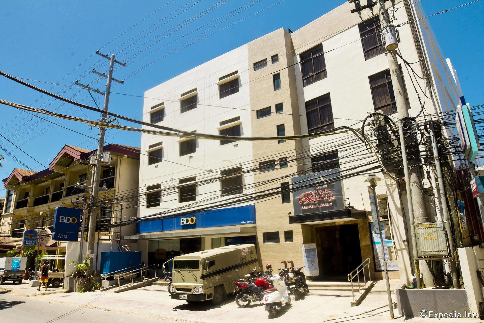 Crown Regency Courtyard Resort Balabag  Exterior photo