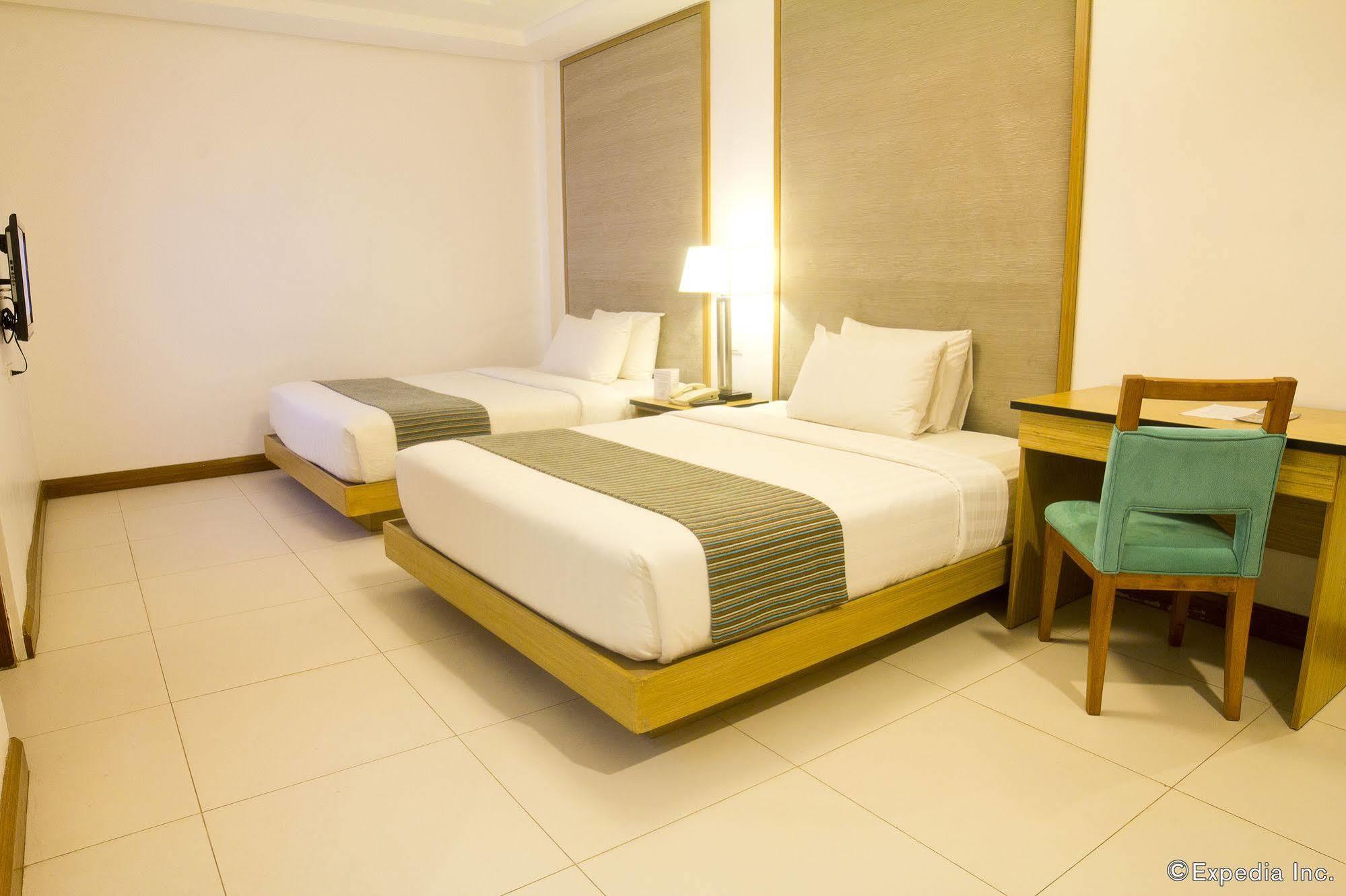 Crown Regency Courtyard Resort Balabag  Exterior photo